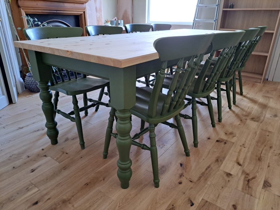 8ft x 3ft with 8 spindlebacks in Bancha Green